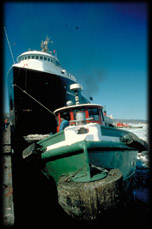 Tugboat assisting ship, Duluth, Minnesota