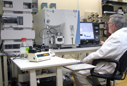 Gas Chromatograph/Liquid Chromatograph/Mass Spectrometer/Mass Spectrometer (GC/LC/MS/MS)