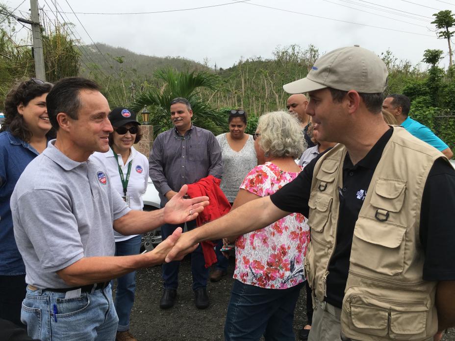 Administrador regional de EPA se reune con residentes en Puerto Rico