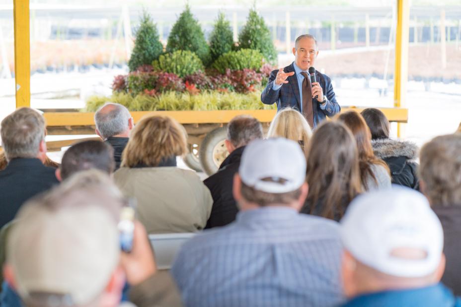 Administrator Pruitt talks with Florida farmers, manufacturers, and ratepayers at May Nursery in Havana, Fla. 