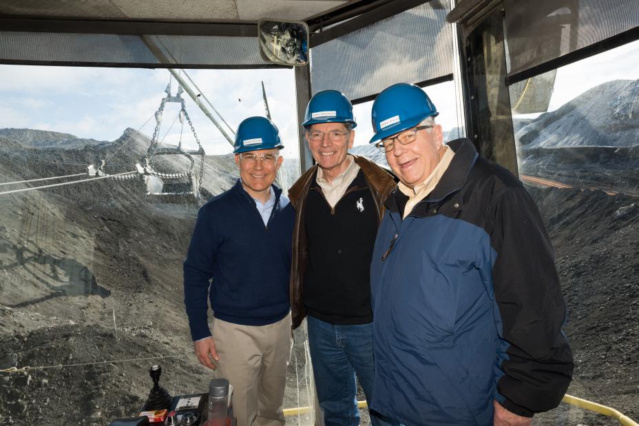 Administrator Pruitt, Sens. Barrasso, and Enzi overlook the coal seam at Black Thunder mine. 