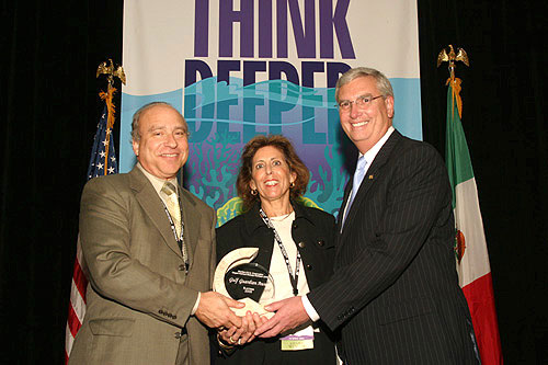 Ed Rosenthal and Betty Rosenthal of Florikan receiving the Gulf Guardian 2nd place Business Category award from EPA Administrator Stephen Johnson
