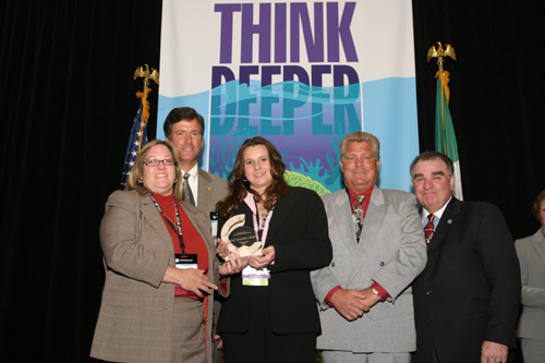 Presentation of the Gulf Guardian Award for
Government, 3rd Place, to City of Clearwater for their project Cooper's Point
Management Project .  From left, Colleen Castille, Bryon Griffith, Director of the
Gulf of Mexico Program; winner Heather Faessler; an unidentified indivual; and
Jimmy Palmer, EPA Region 4 Administrator.
