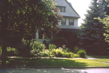 photo: Streetscape, North Elmwood Street, Oak Park, Illinois