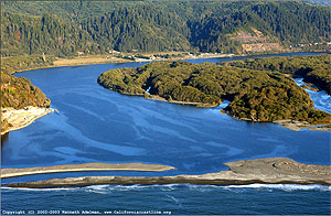 Klamath River: Copyright (C) 2002-2005 Kenneth & Gabrielle Adelman, California Coastal Records Project, www.californiacoastline.org